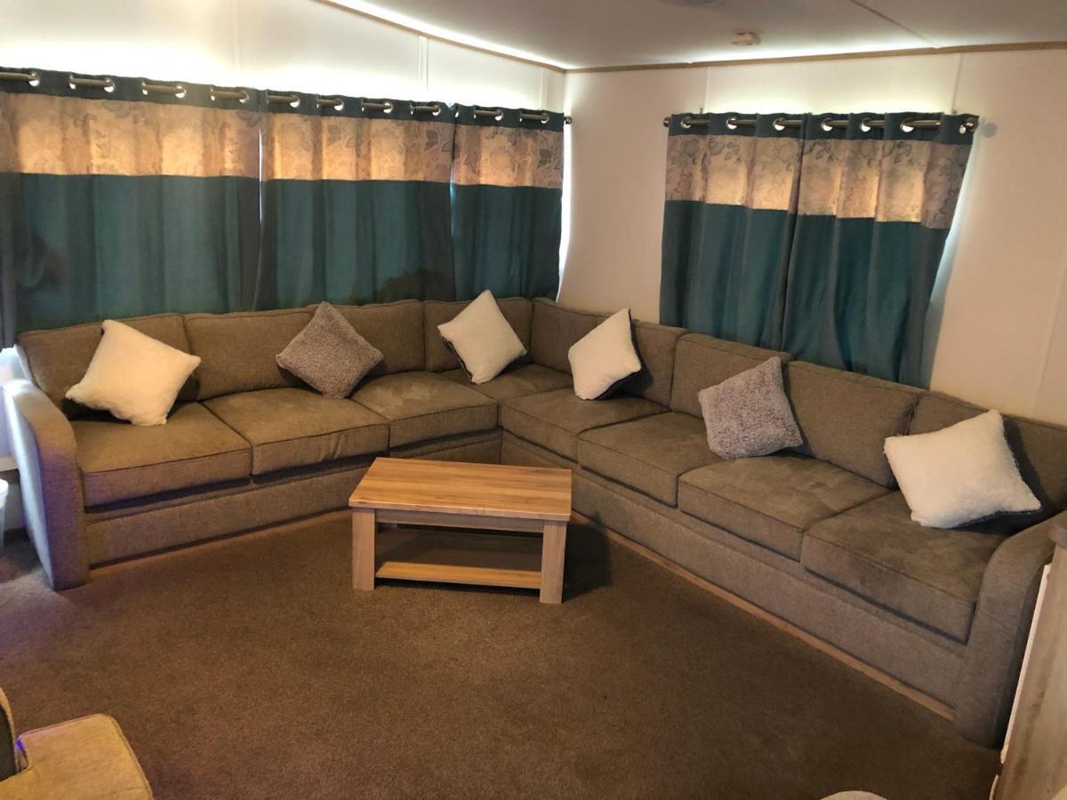 Classy Caravan With Ample Space ベンブリッジ エクステリア 写真