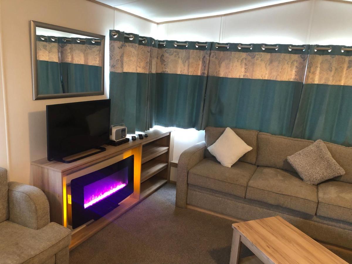 Classy Caravan With Ample Space ベンブリッジ エクステリア 写真